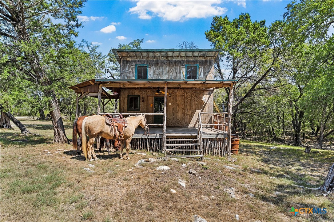 564 Cr 3135 Property Photo