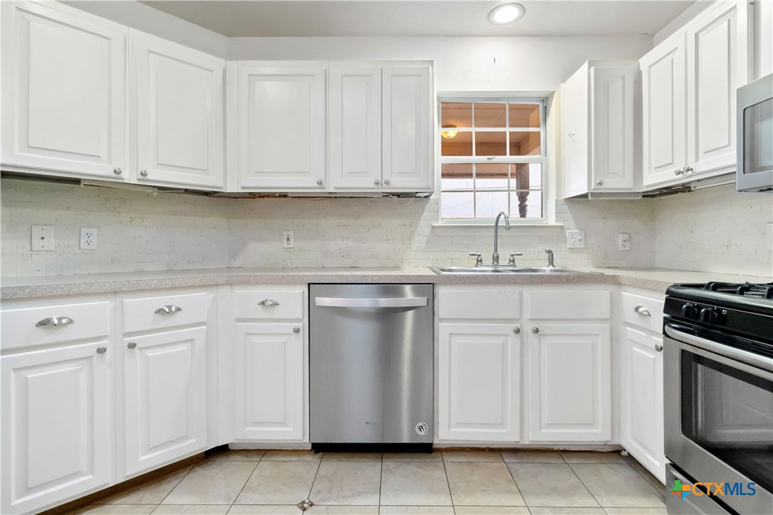1610 Lancaster Street Property Photo 22