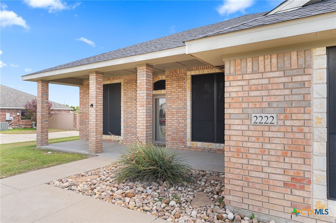 2222 Sparrow Road Property Photo 1