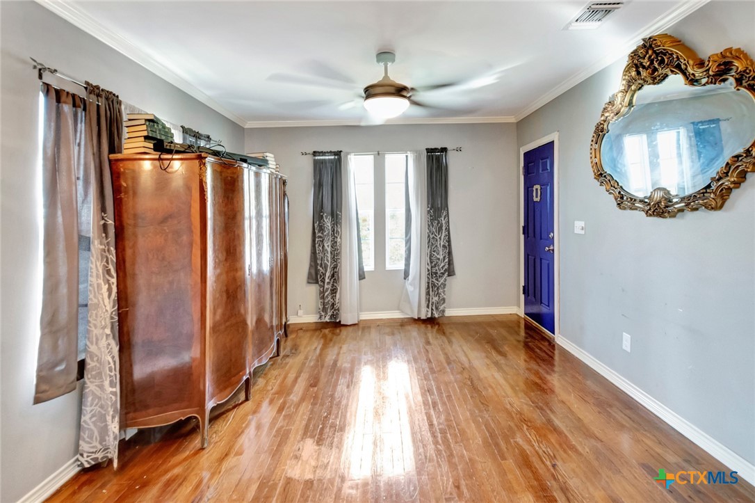 1303 E North Street Property Photo 4