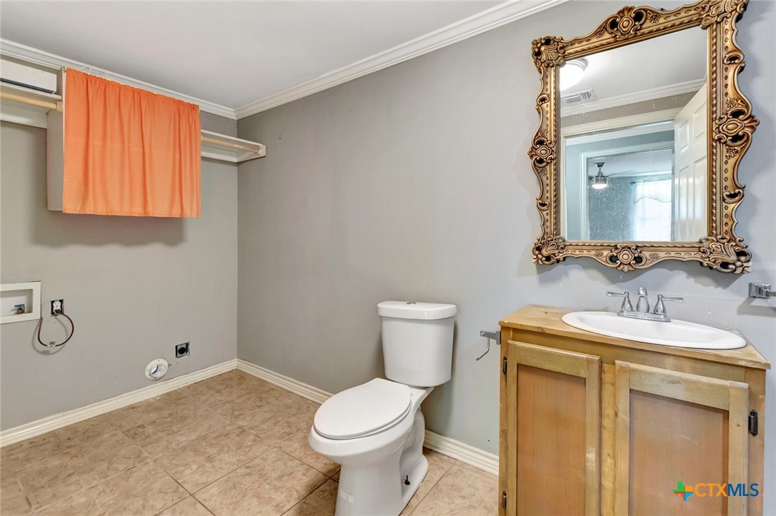 1303 E North Street Property Photo 16