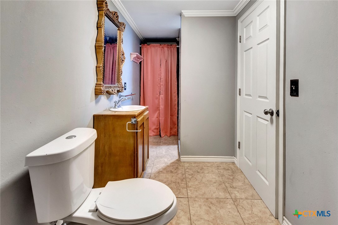 1303 E North Street Property Photo 17
