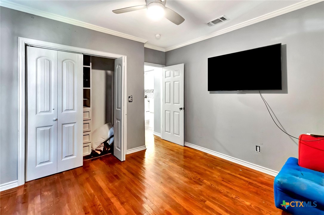 1303 E North Street Property Photo 25