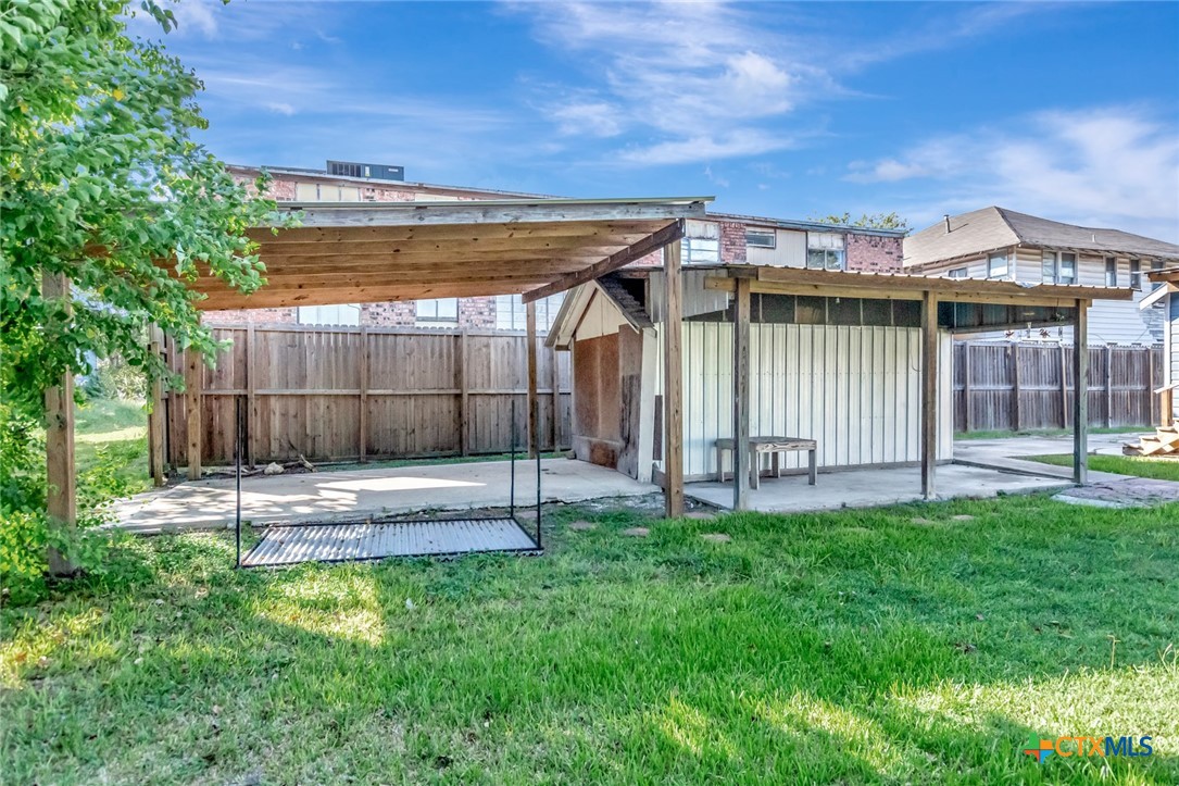 1303 E North Street Property Photo 32