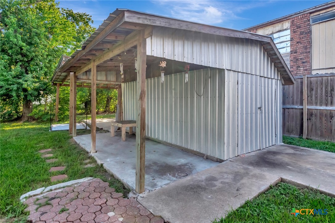 1303 E North Street Property Photo 35