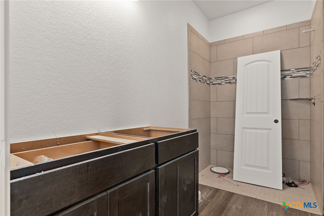 5217 White Rose Drive Property Photo 8