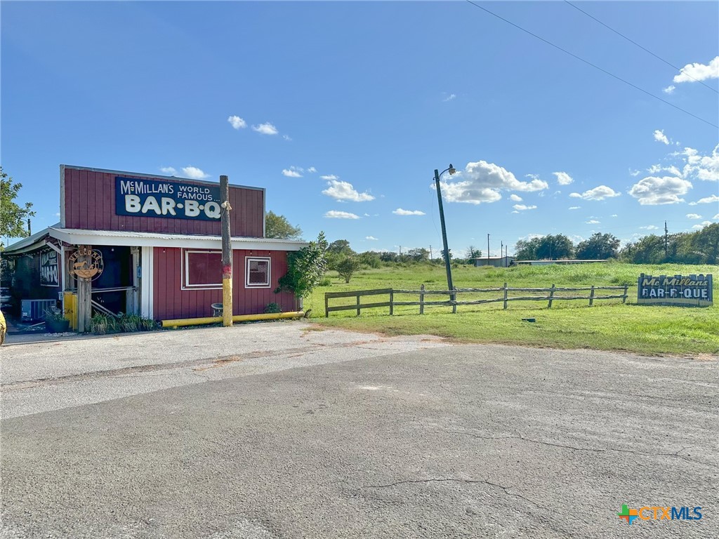 9913 Us Hwy 59n Property Photo 3