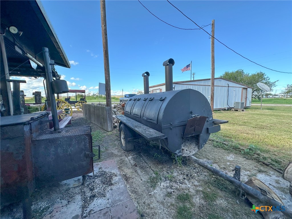 9913 Us Hwy 59n Property Photo 17
