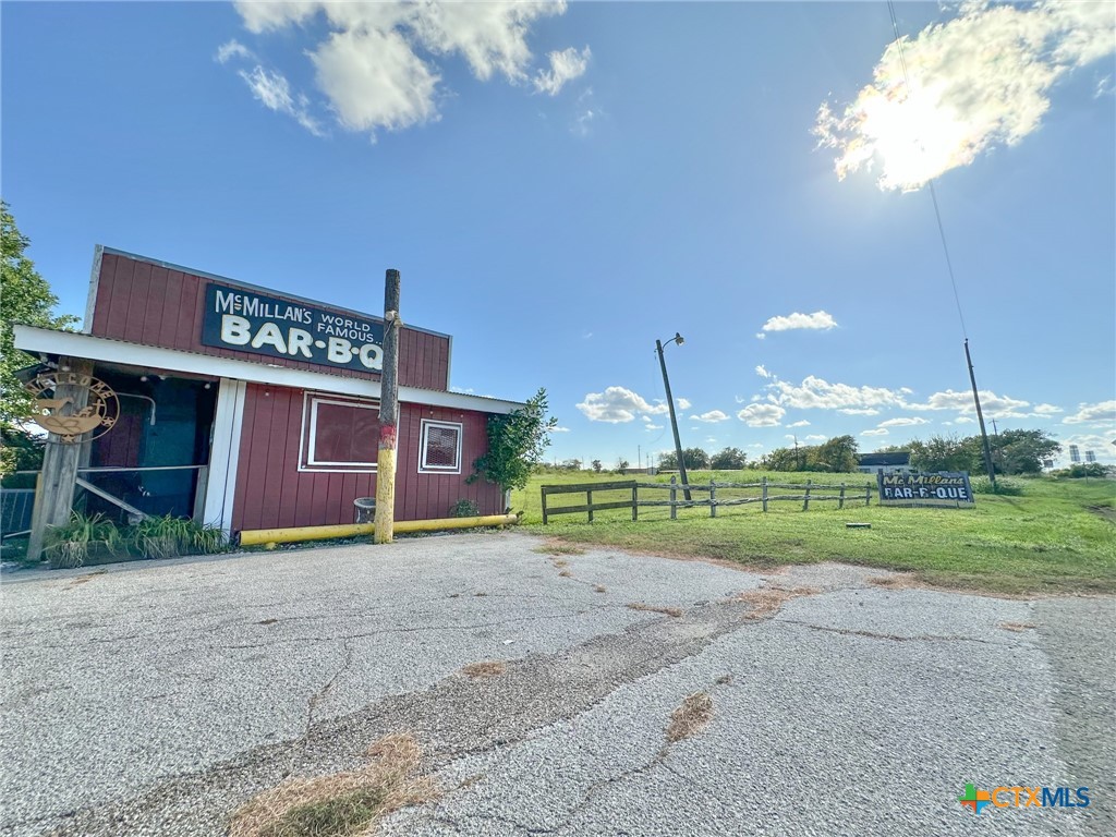 9913 Us Hwy 59n Property Photo 20