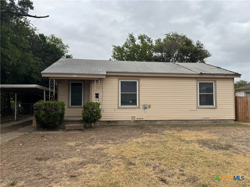 1103 E Avenue G Property Photo