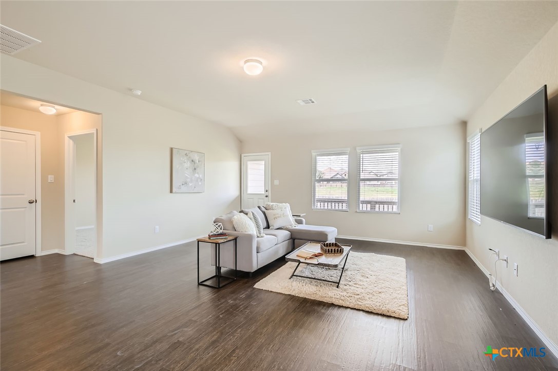 2918 Daisy Meadow Property Photo 5