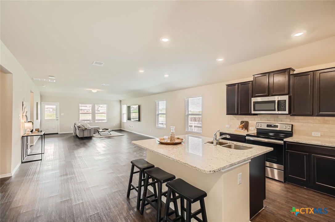 2918 Daisy Meadow Property Photo 10