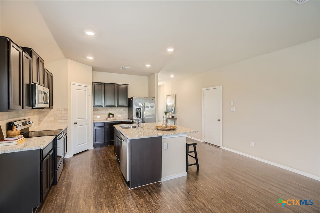 2918 Daisy Meadow Property Photo 12
