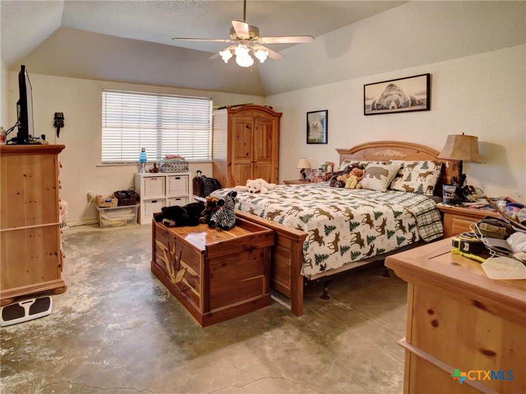 294 Lois Lane Property Photo 23