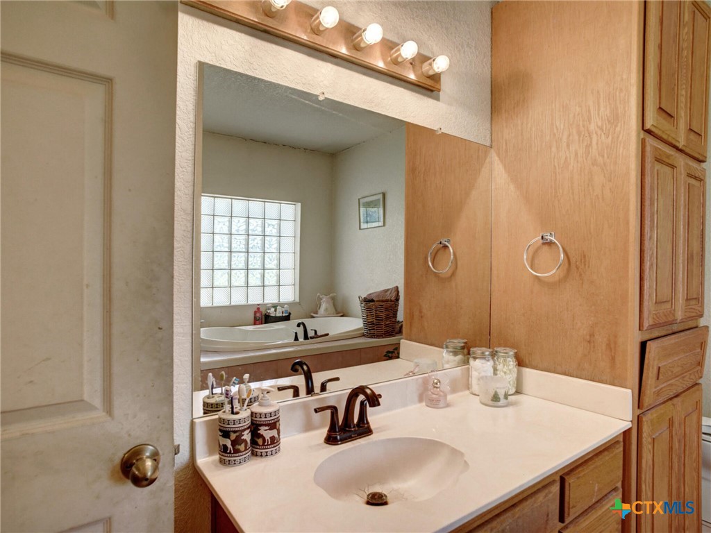 294 Lois Lane Property Photo 27