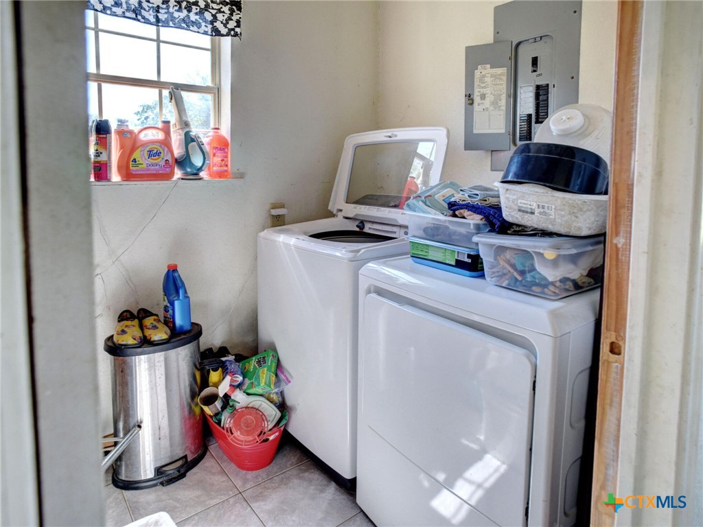 294 Lois Lane Property Photo 29