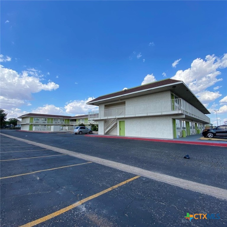 510 Georgia Avenue Property Photo 4