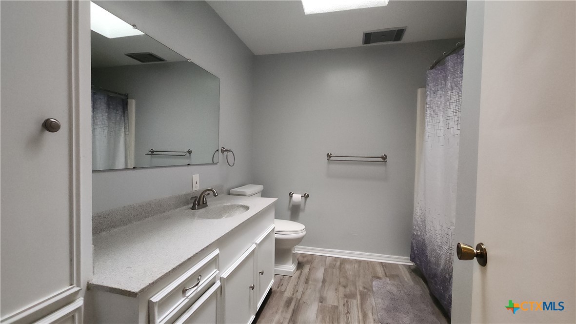 204 Cherokee Lane Property Photo 10