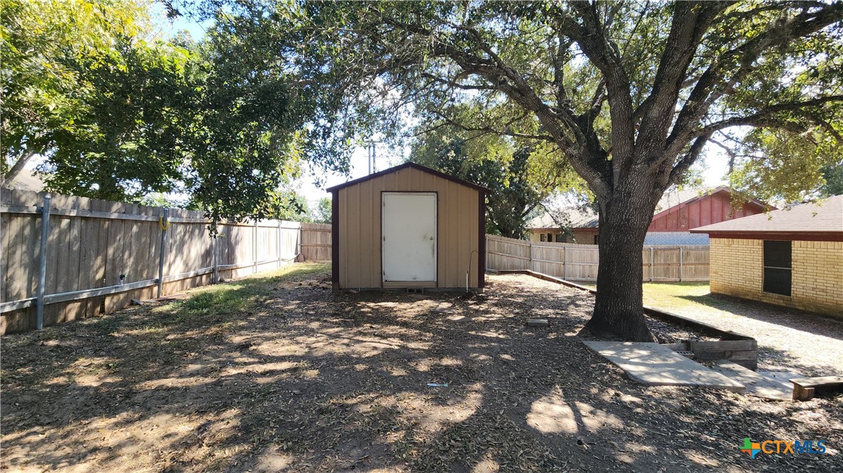 204 Cherokee Lane Property Photo 13