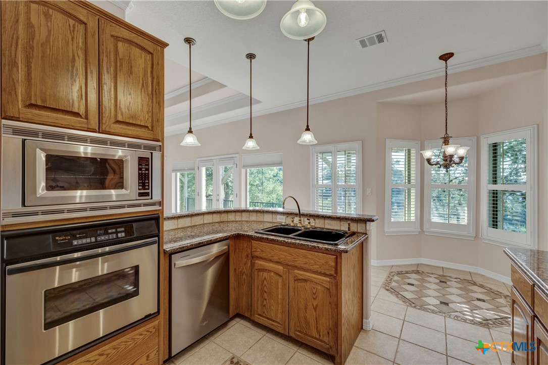 1925 Glenn Drive Property Photo 6