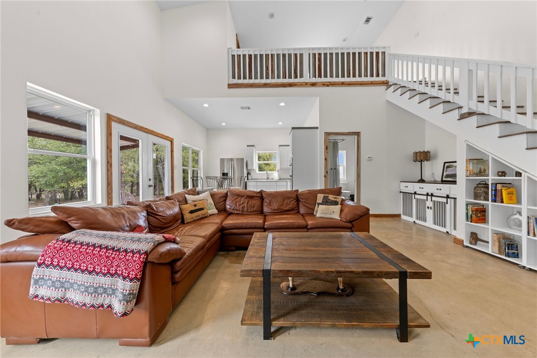 20801 Post Oak Road Property Photo 6