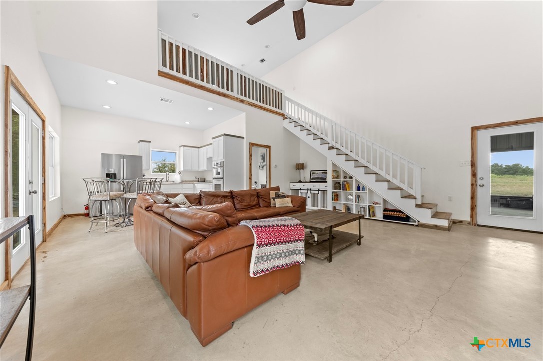20801 Post Oak Road Property Photo 7