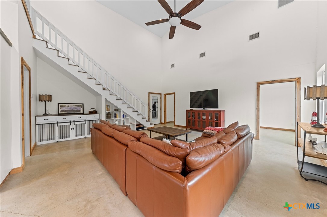 20801 Post Oak Road Property Photo 8