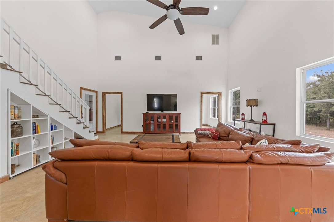 20801 Post Oak Road Property Photo 9
