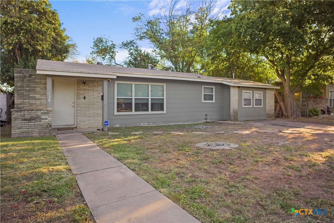138 Antrim Drive Property Photo 1