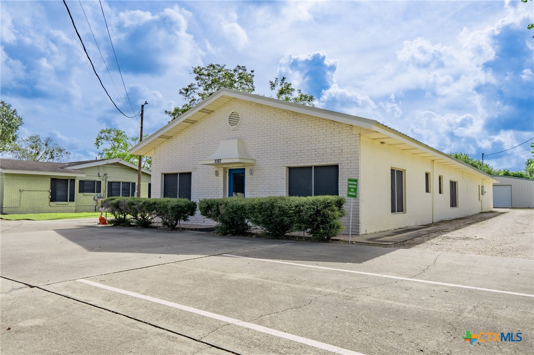 1107 Salem Road Property Photo 1