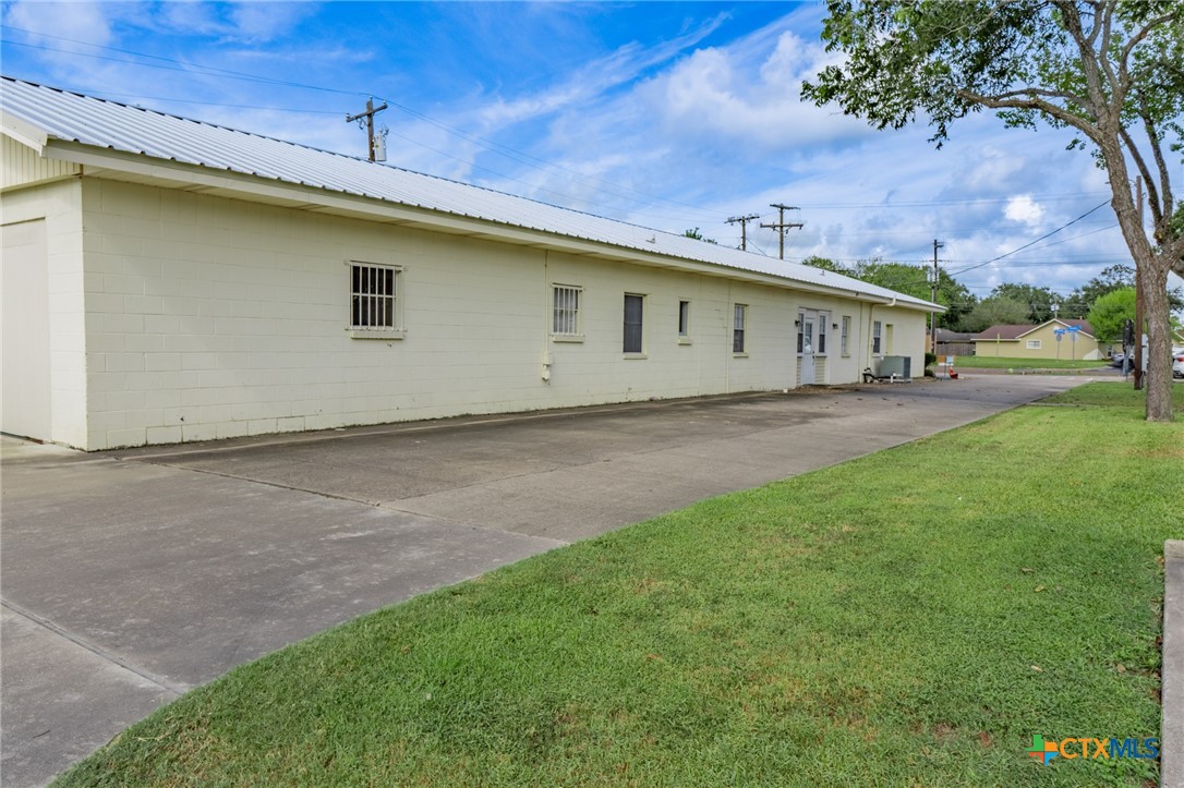 1107 Salem Road Property Photo 4