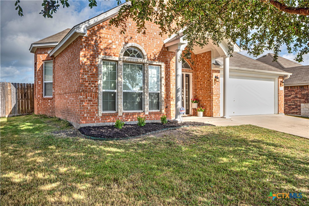 5634 Alexandria Drive Property Photo 2
