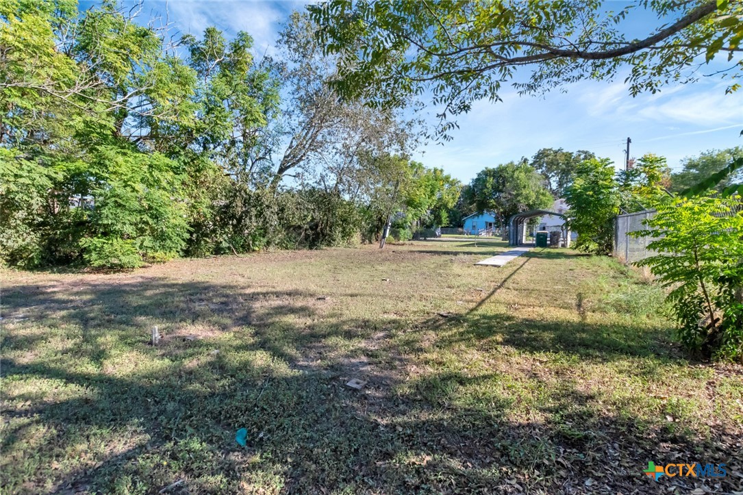 304 E Sabine Street A Property Photo 1