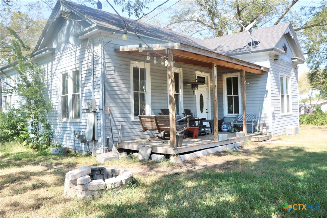 301 Hackberry Property Photo 2