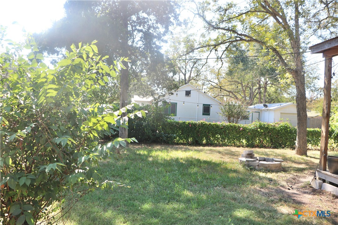 301 Hackberry Property Photo 5
