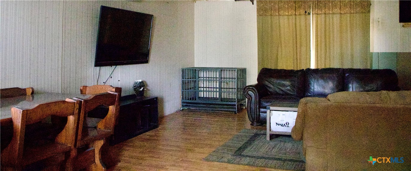 301 Hackberry Property Photo 10