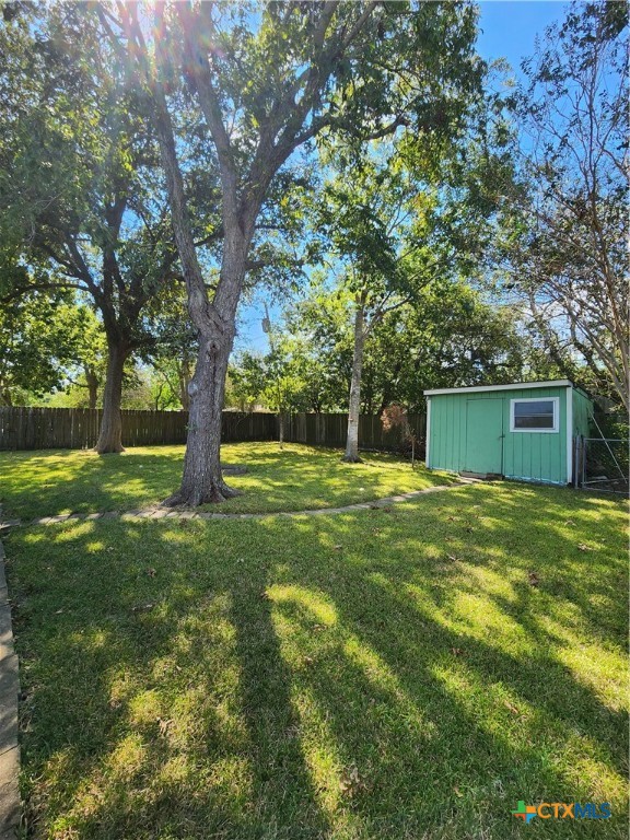 213 Crockett Street Property Photo 14