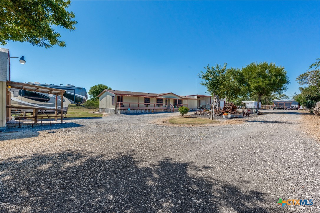 719 Longhorn Trail Property Photo 2