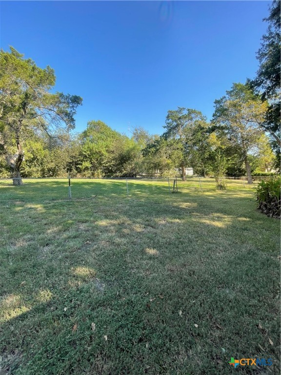 1382 Loop 522 Property Photo 4