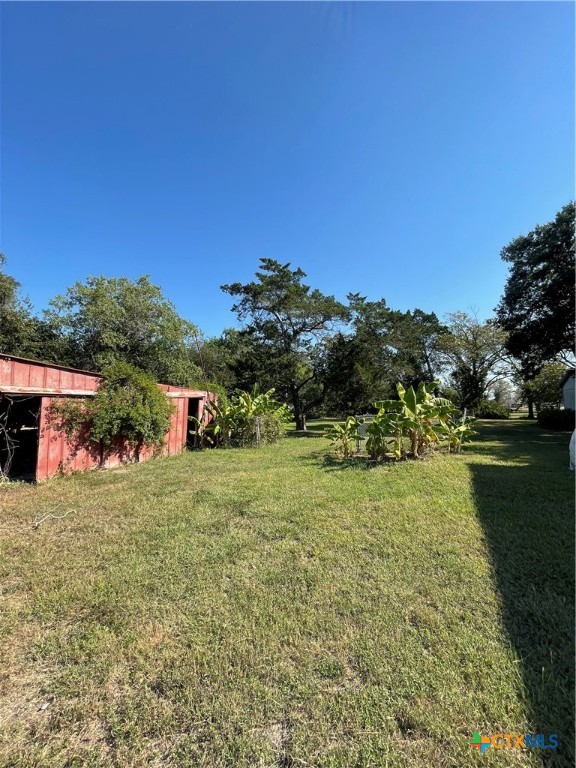 1382 Loop 522 Property Photo 5