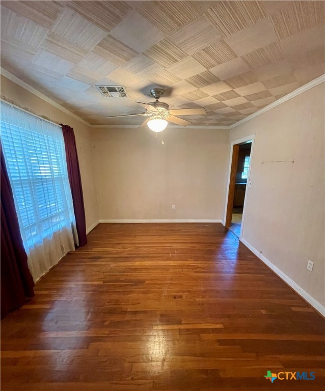 1382 Loop 522 Property Photo 10