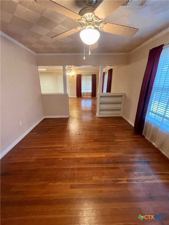 1382 Loop 522 Property Photo 13