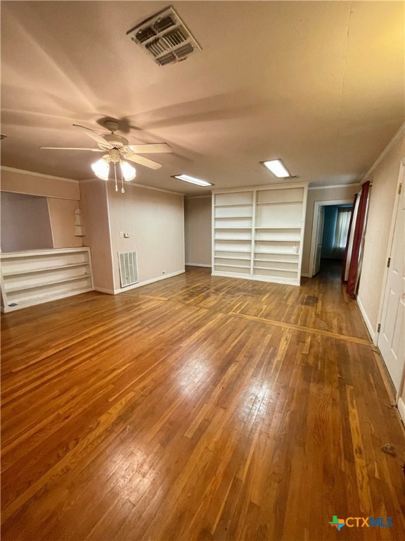 1382 Loop 522 Property Photo 15