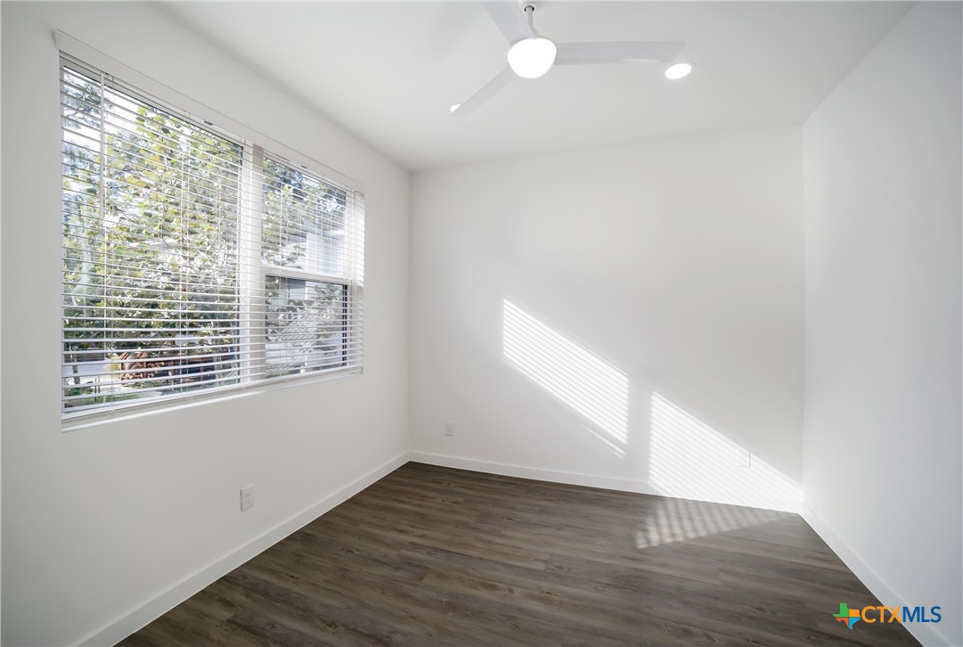 587 E Basel Street Property Photo 18