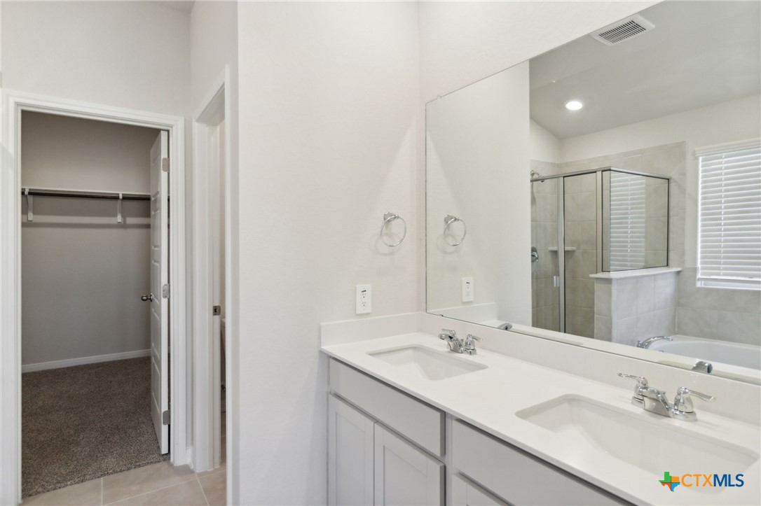 3062 Charyn Way Property Photo 27