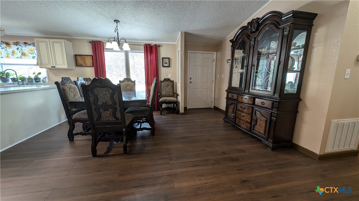 140 & 160 Bluebonnet Pass Property Photo 5