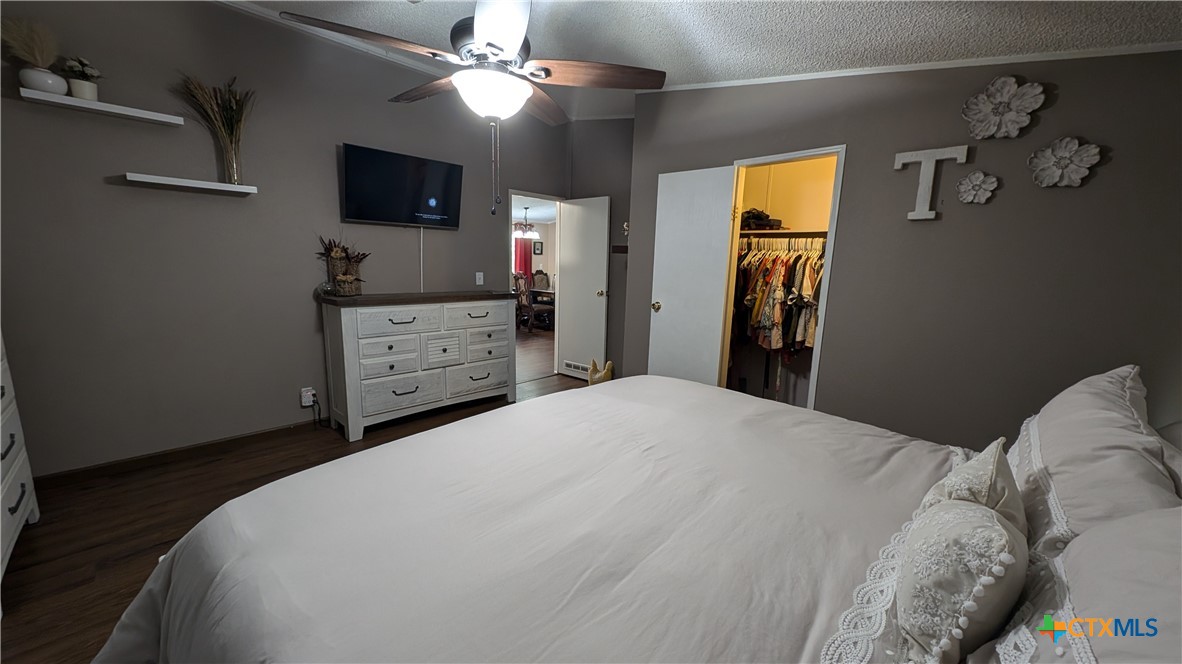 140 & 160 Bluebonnet Pass Property Photo 13
