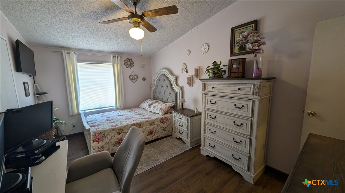 140 & 160 Bluebonnet Pass Property Photo 16