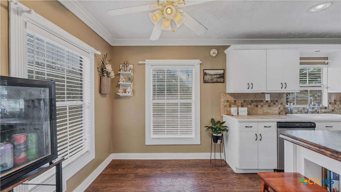 1652 Mcknight Road Property Photo 16