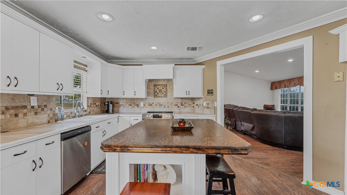 1652 Mcknight Road Property Photo 17